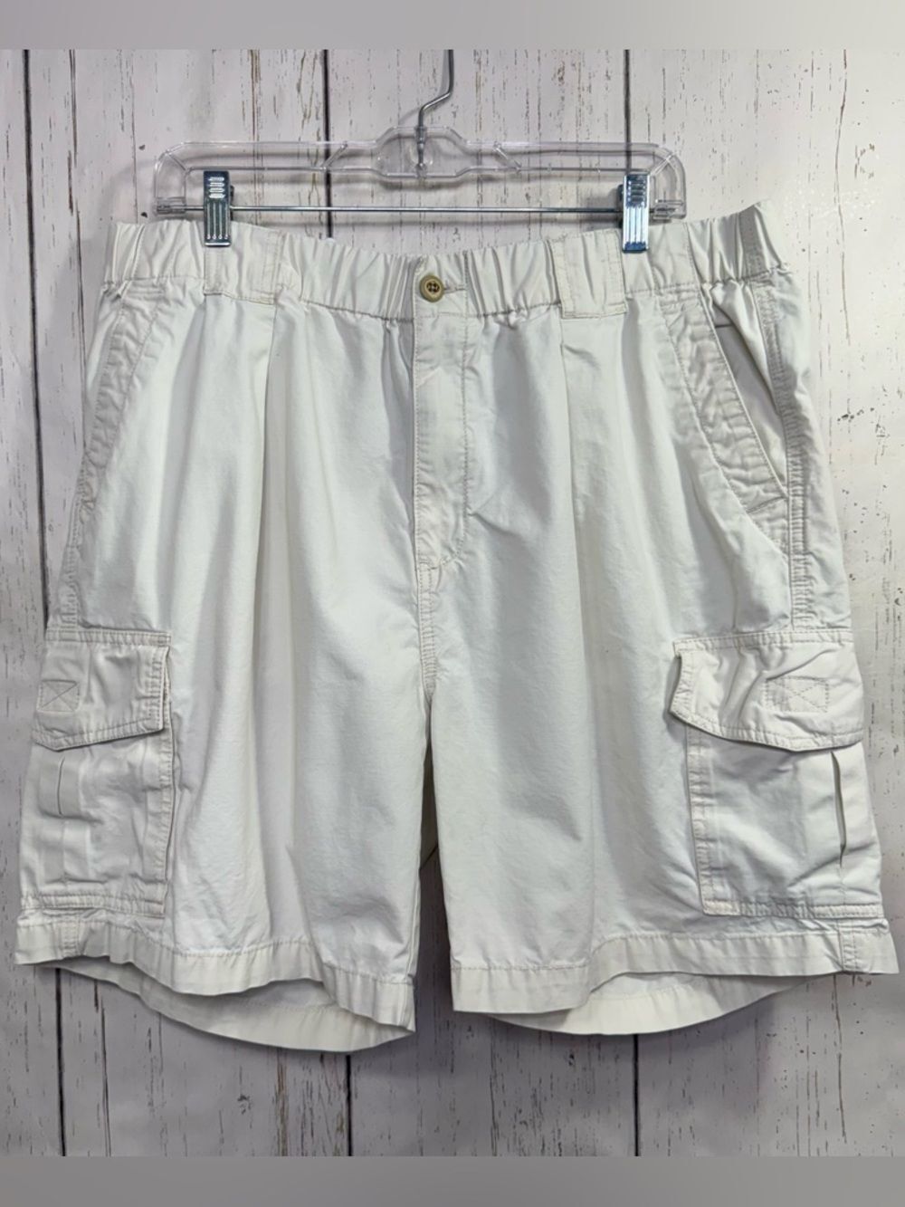 Tommy Bahama Cream Cargo Shorts XL Drawstring Elastic Waist Coastal Resort
